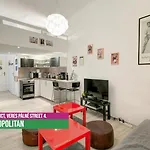 Little Americas Downtown Apartment