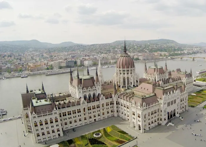 Little Americas Downtown Apartament